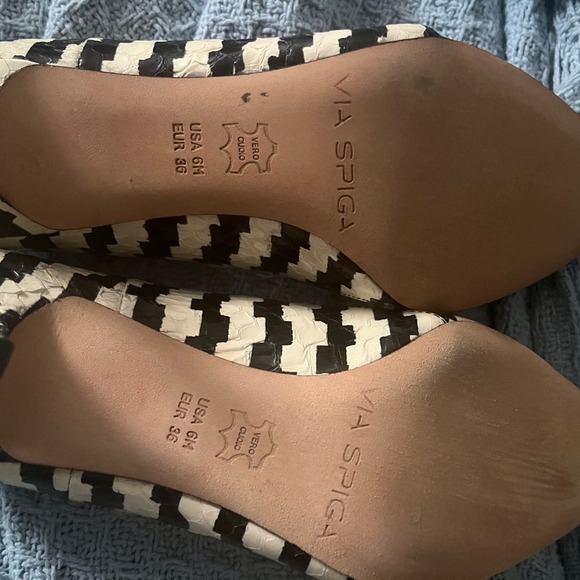 New Via Spiga Carola Black White Snake Leather Heel Pumps Dress Shoes Size 6M - Picture 6 of 7